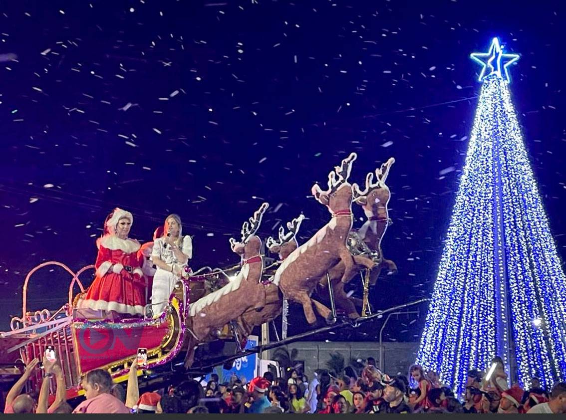 Mão Santa e Papai Noel abrem Natal de Luz, amor e fé em Parnaíba
